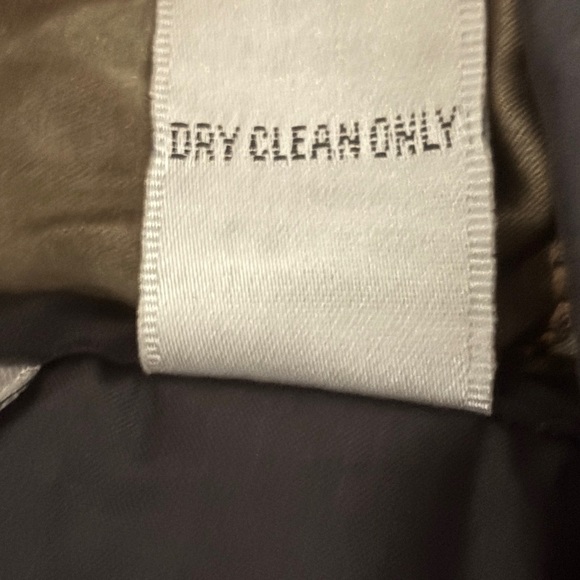 Women's 100% Silk Jacket Size M Olive Green Quilted with Gold Thread.  Lined. - Picture 9 of 10